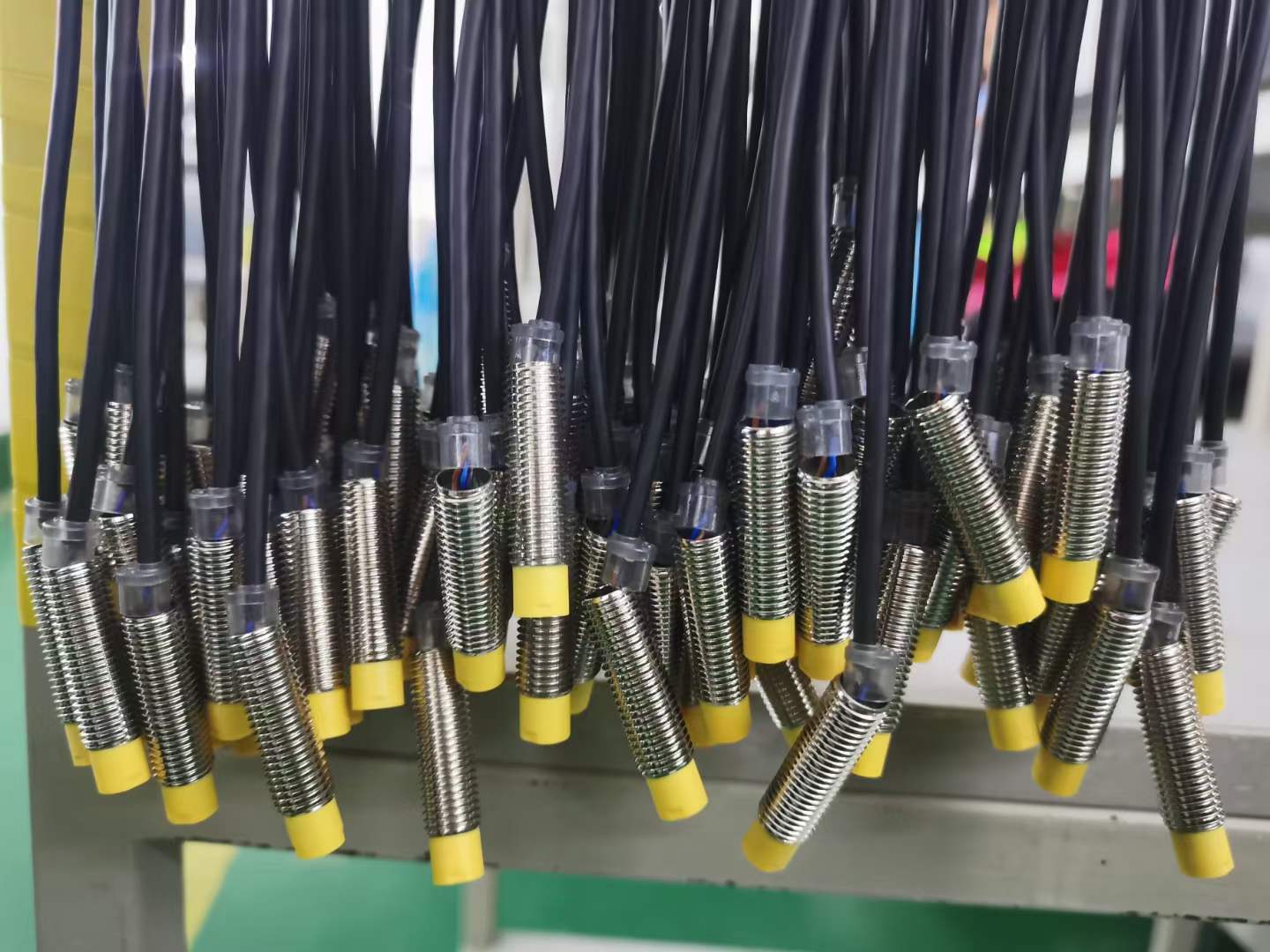 PNP型和NPN型接近開關(guān)之間的區(qū)別 PNP型和NPN型接近開關(guān)之間的區(qū)別